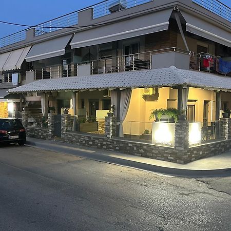 Avra Comfort Rooms - Family Nea Poteidaia Exteriér fotografie